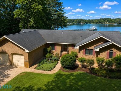 1046 Elm Grove Ln, North, VA, 23128