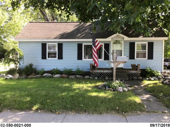 161 S Parker St, Marine City, MI 48039