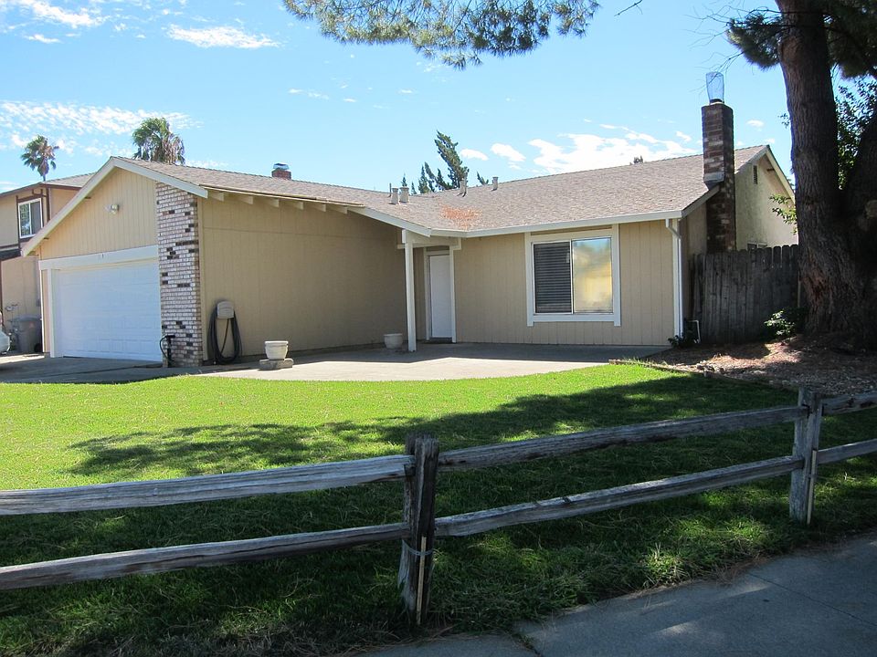 1st image of 119 Gentry Cir