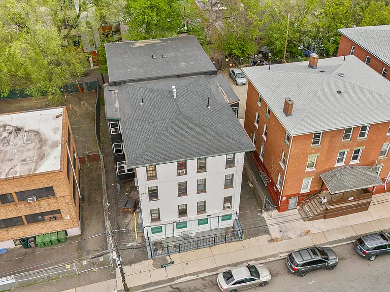 26-28 Lawrence St #26-5 — Photo 22