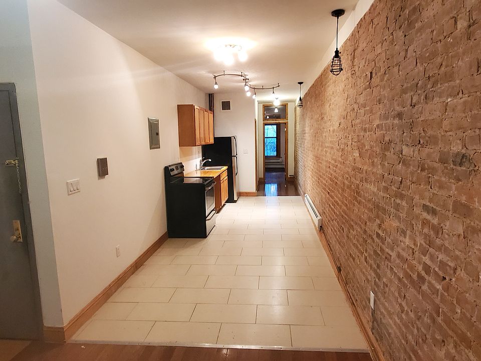 1st image of 2312 1st Ave APT 2S
