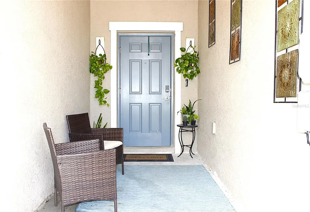 3 bed, 2.5 bath, 1666 sqft, $2,050 — Photo 3