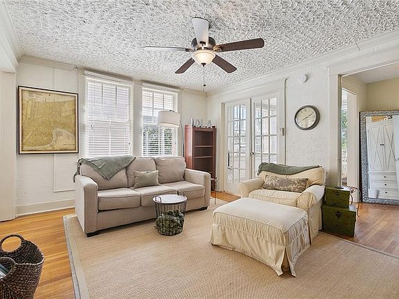 2nd image of 3308 Prytania St APT 9