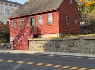 8 Water St, Groton, CT 06355