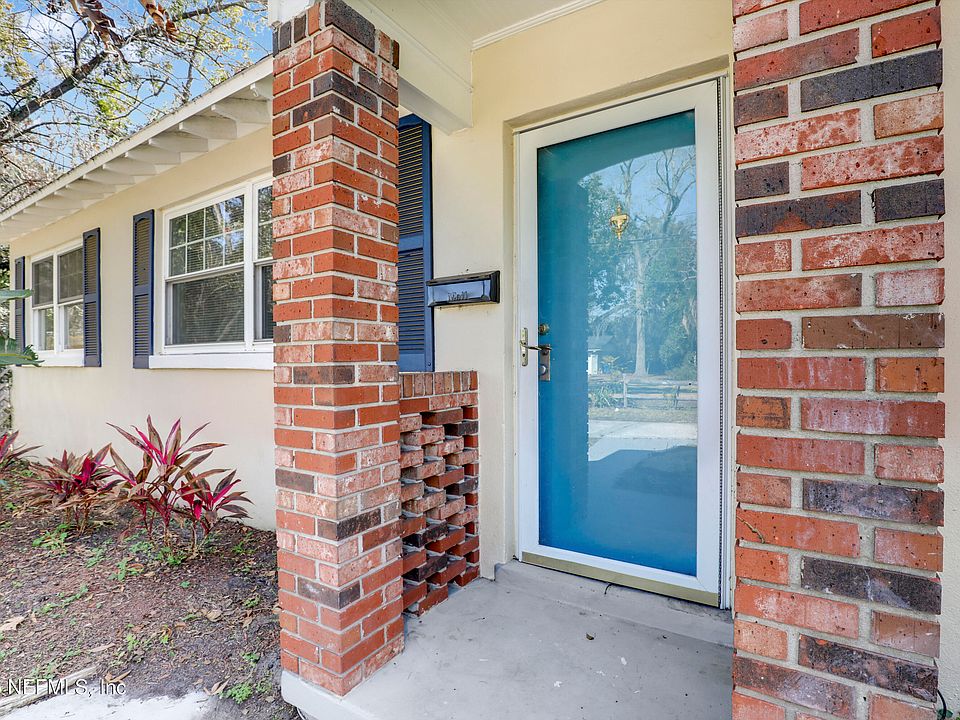 1st image of 372 UNIVERSITY Boulevard N
