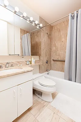 Rented by Luxus Manhattan Realty | media 17