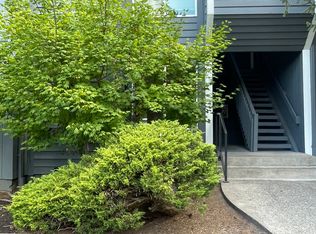 650 SW Meadow Dr APT 107, Beaverton, OR 97006