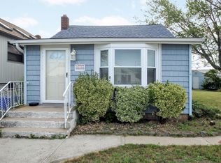 51 Kildare Rd, Island Park, NY 11558