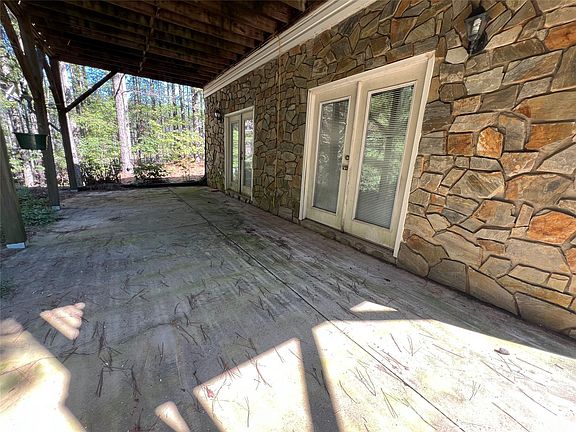 5th image of 651 Dills Rd
