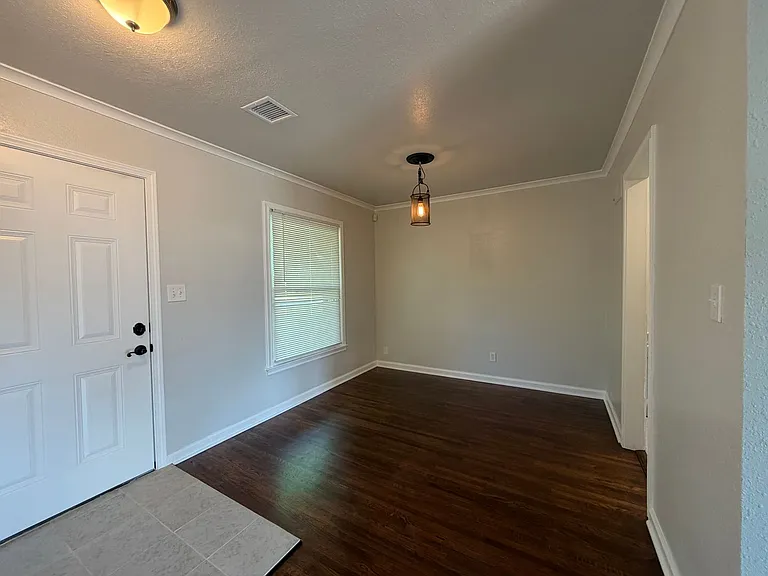 4819 S Owasso Ave — Photo 3