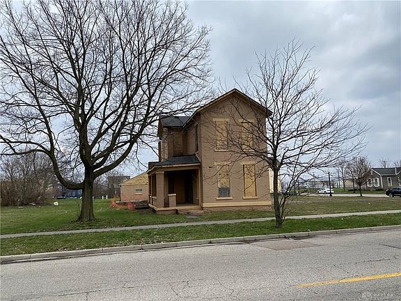 3rd image of 116 Broadway Ave S