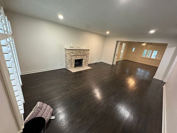 4th image of 1428 E 77th Ter