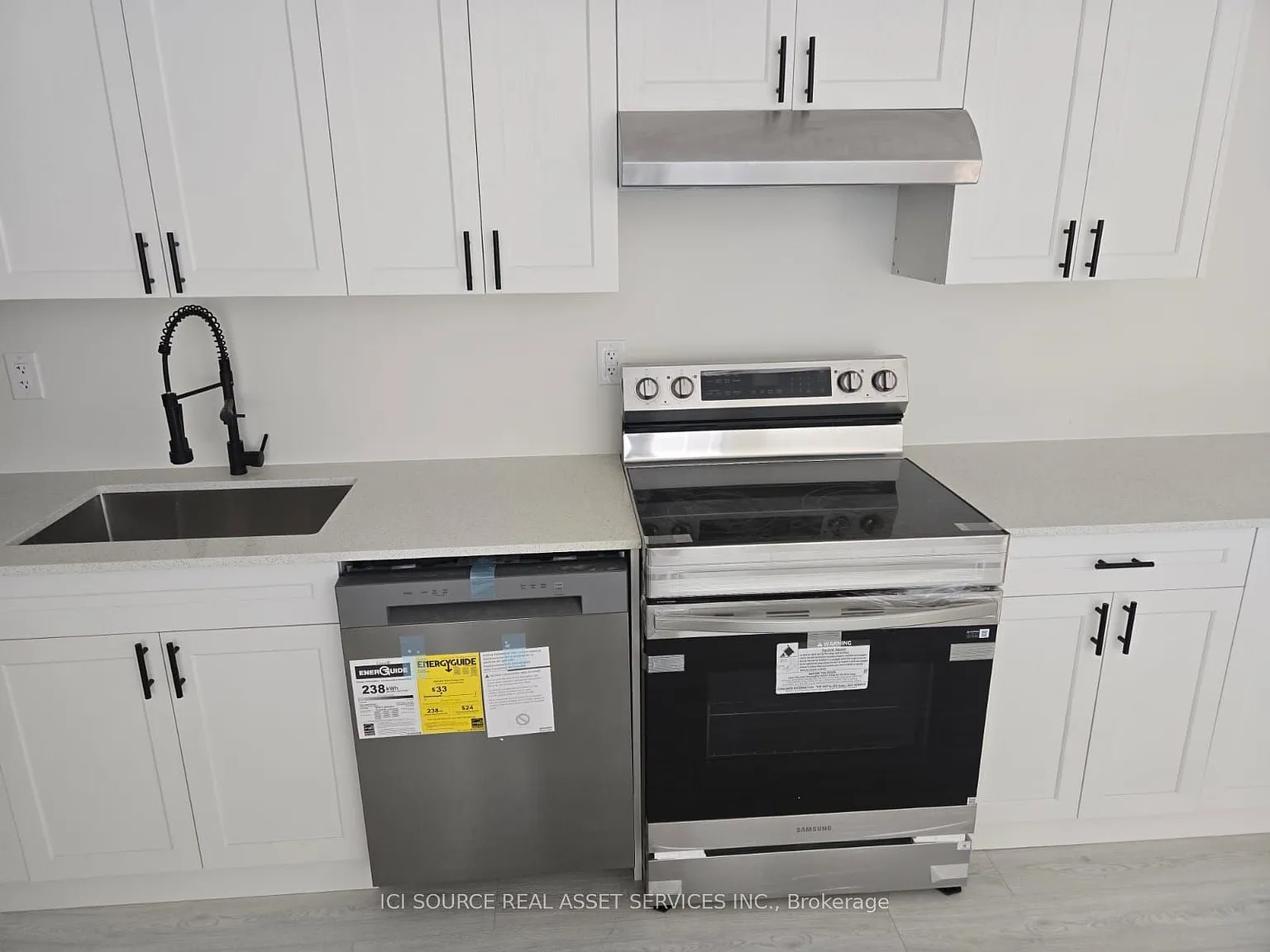 3 bed, $2,300 — Photo 3