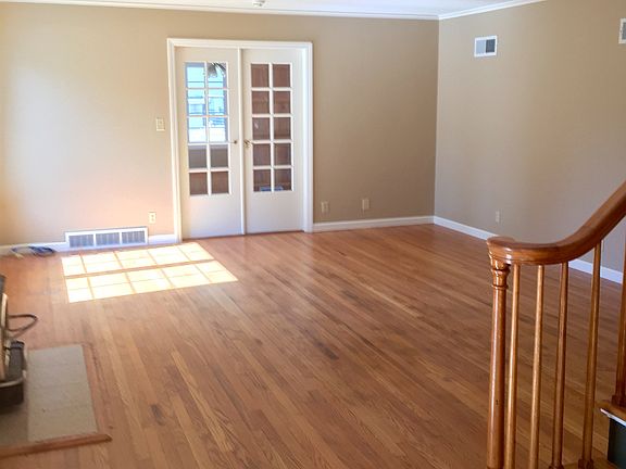2nd image of 154 Whitworth Ave