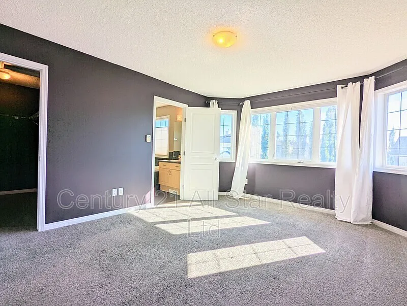4 bed, 3.0 bath, 2000 sqft, $2,500 — Photo 4