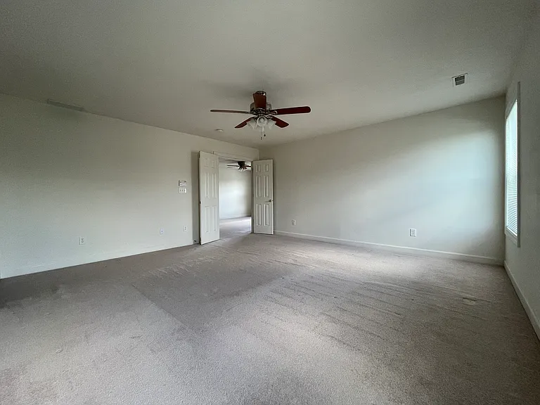 2875 Parkview Dr — Photo 31