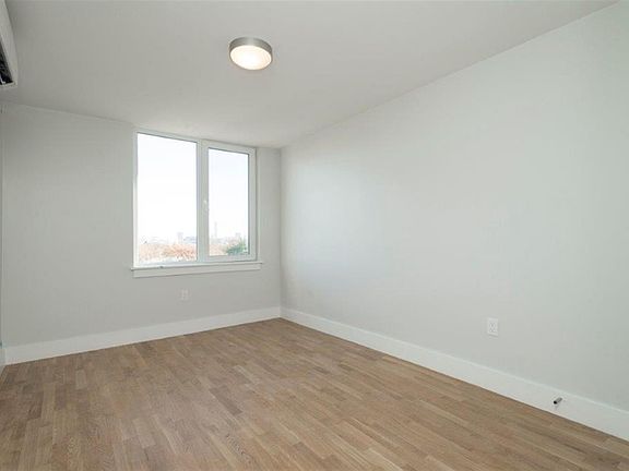 5th image of 335 Harvard St #8