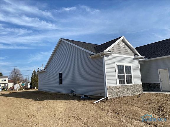 2nd image of 4075 E Plaza Blvd
