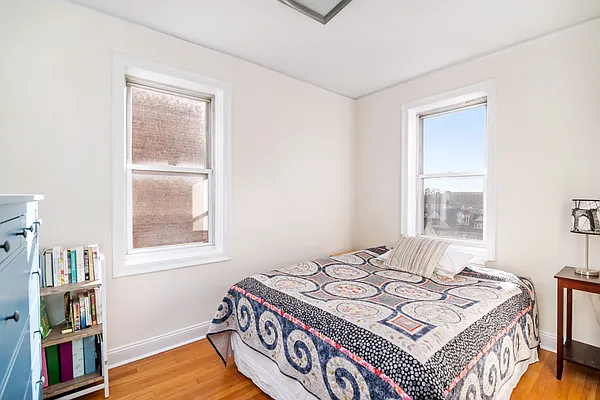 Sold by Compass | media 18