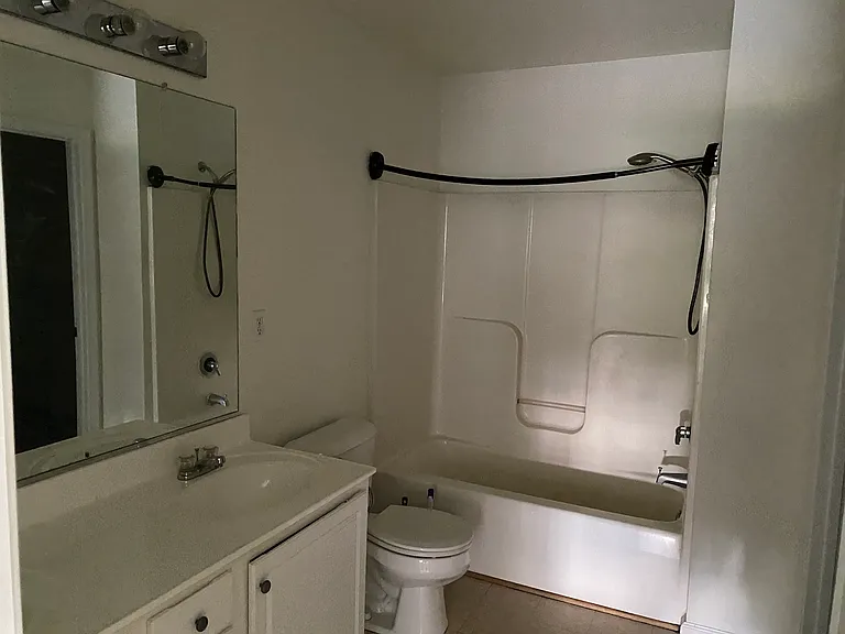 1532 Primrose Ln — Photo 17
