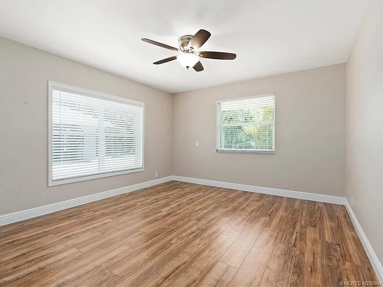 53 N Sewalls Point Rd — Photo 32