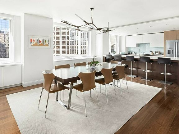 4th image of 30 W 63rd St APT 28D