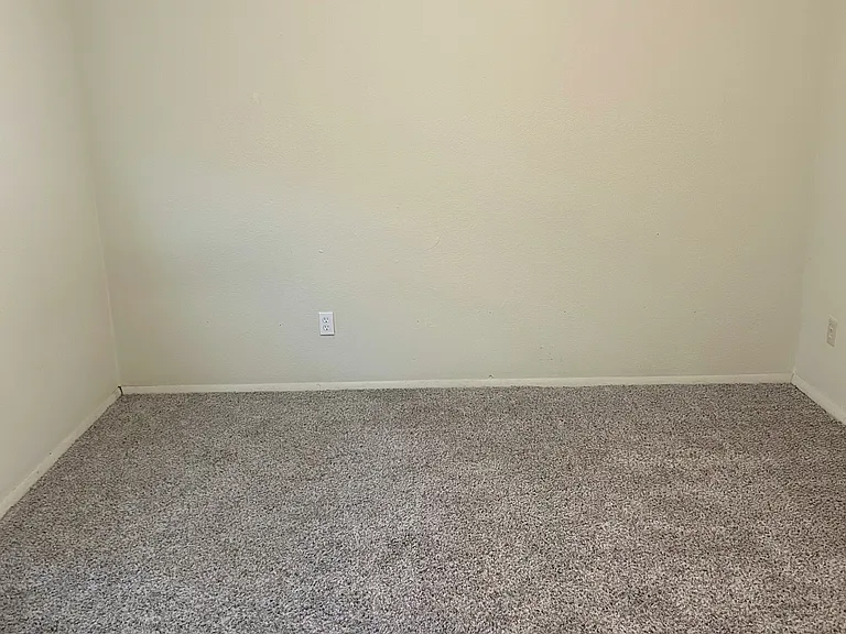 1217 Roosevelt Ave #6 — Photo 6