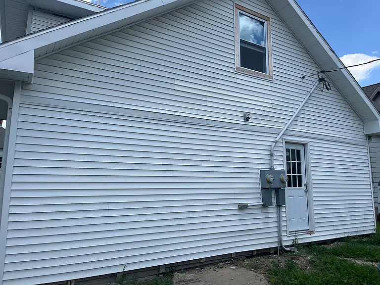 113 W College Street — Photo 9