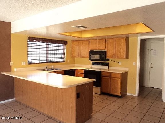 5th image of 7310 W Canterbury Dr