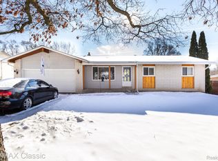 4240 England Beach Rd, White Lake, MI 48383