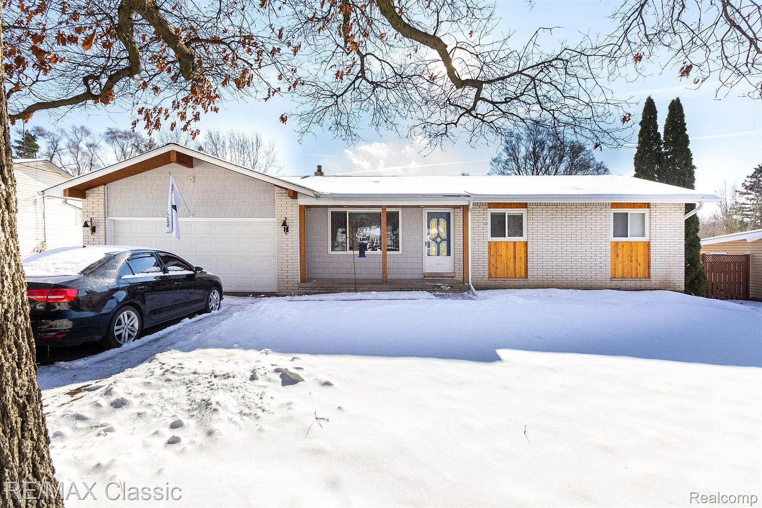 4240 England Beach Rd photo 1