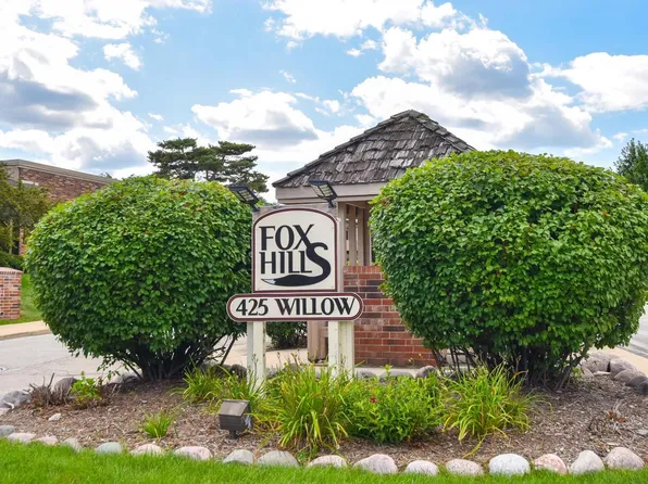 425 W Willow COURT #128, Fox Point, WI 53217