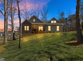 58 Towering Oaks Dr, Cleveland, GA 30528