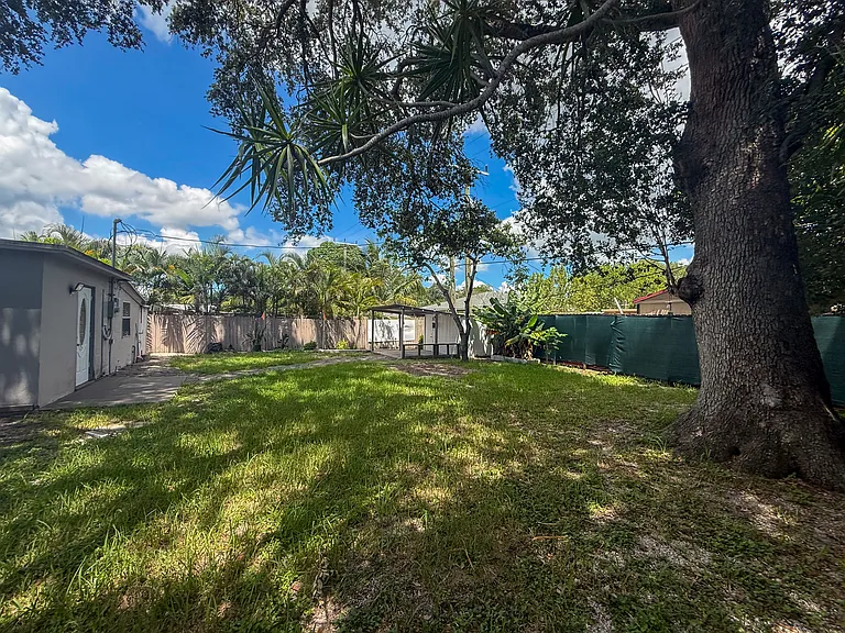 5627 Simms St — Photo 4