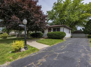 7045 Lakeshore Dr, Racine, WI 53402