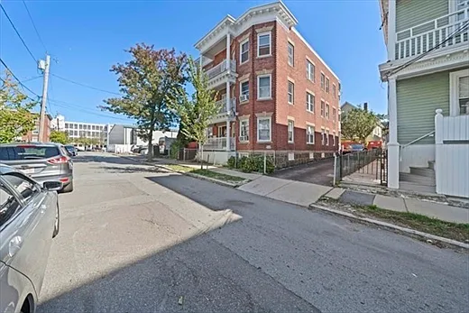 Building Photo - 25 Perkins St #2