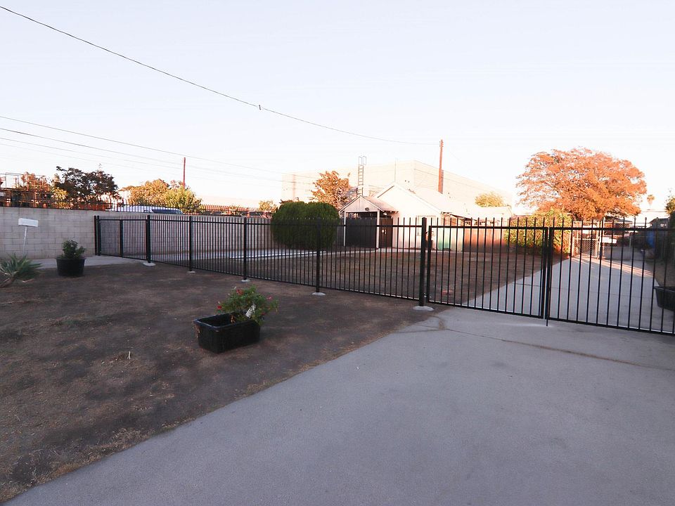 1st image of 2712 Stingle Ave