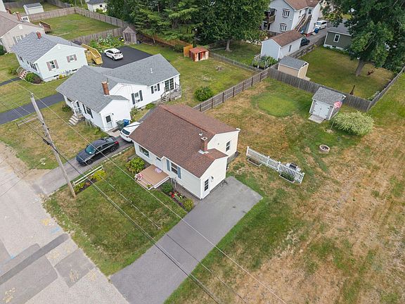 2nd image of 30 Daytona Street