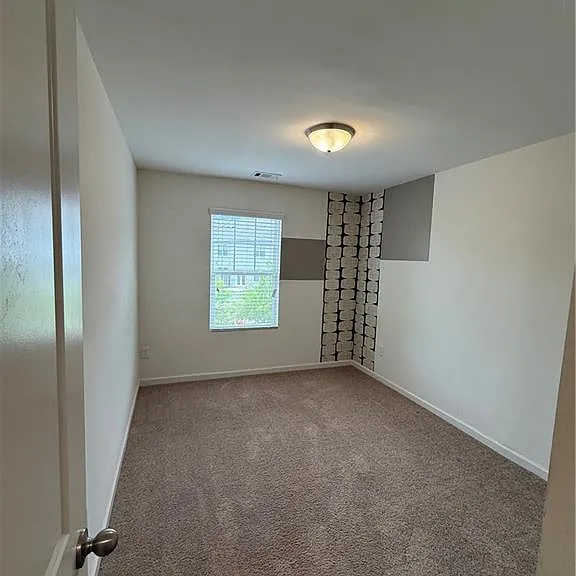 2330 McKenna Square Dr — Photo 10