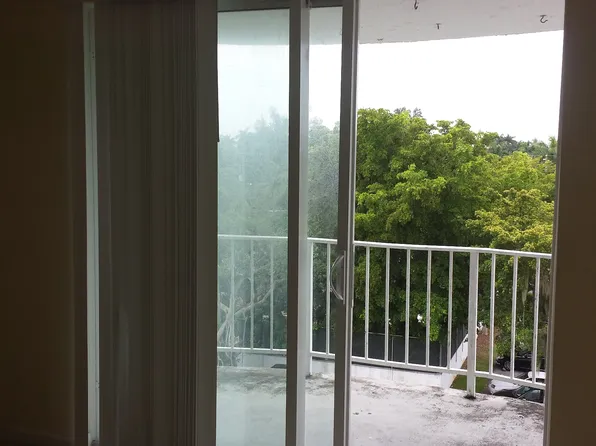 492 NW 165th St #C509, Miami Gardens, FL 33169