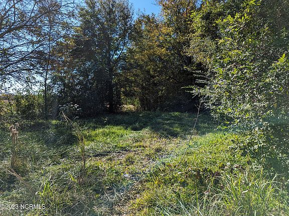 5th image of 403 E Franck Street