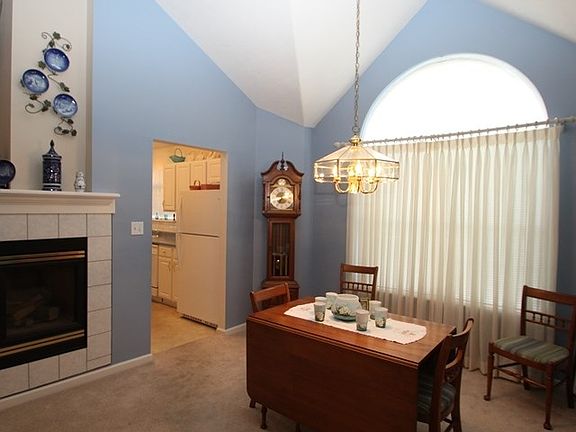 5th image of 5104 W Churchill Ct #5104