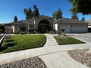 883 Davis Ave, Exeter, CA 93221