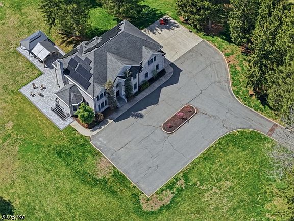 3rd image of 10 Old Forge Rd