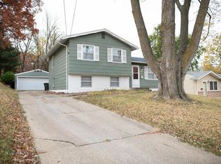 2754 Holcomb Ave, Des Moines, IA 50310