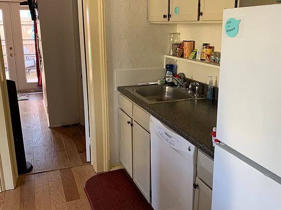 5th image of 822 10th St