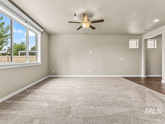 4th image of 2193 S Hills Ave