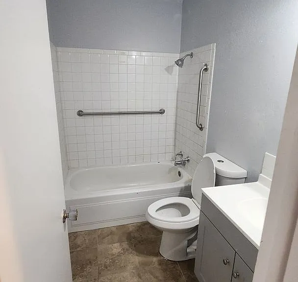 5519 NW Eisenhower Dr — Photo 7