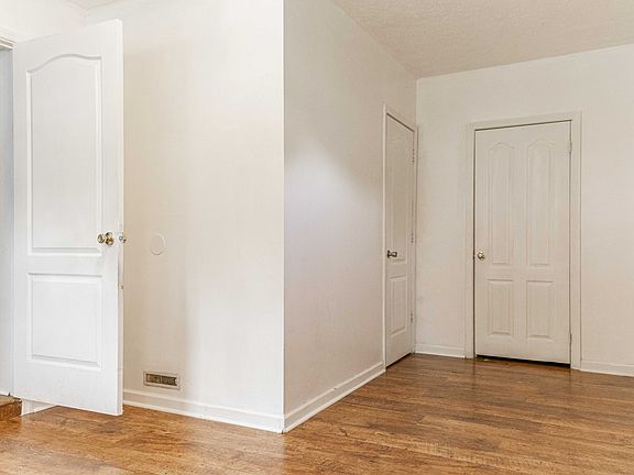 3rd image of 1259 Dodd St