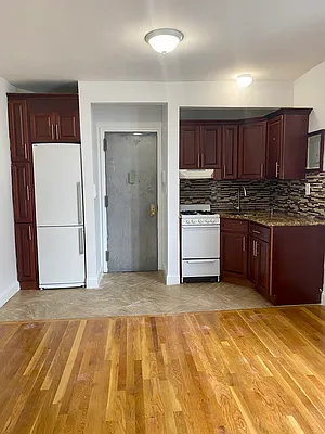 Rented by Hagstrom Management Inc | media 11
